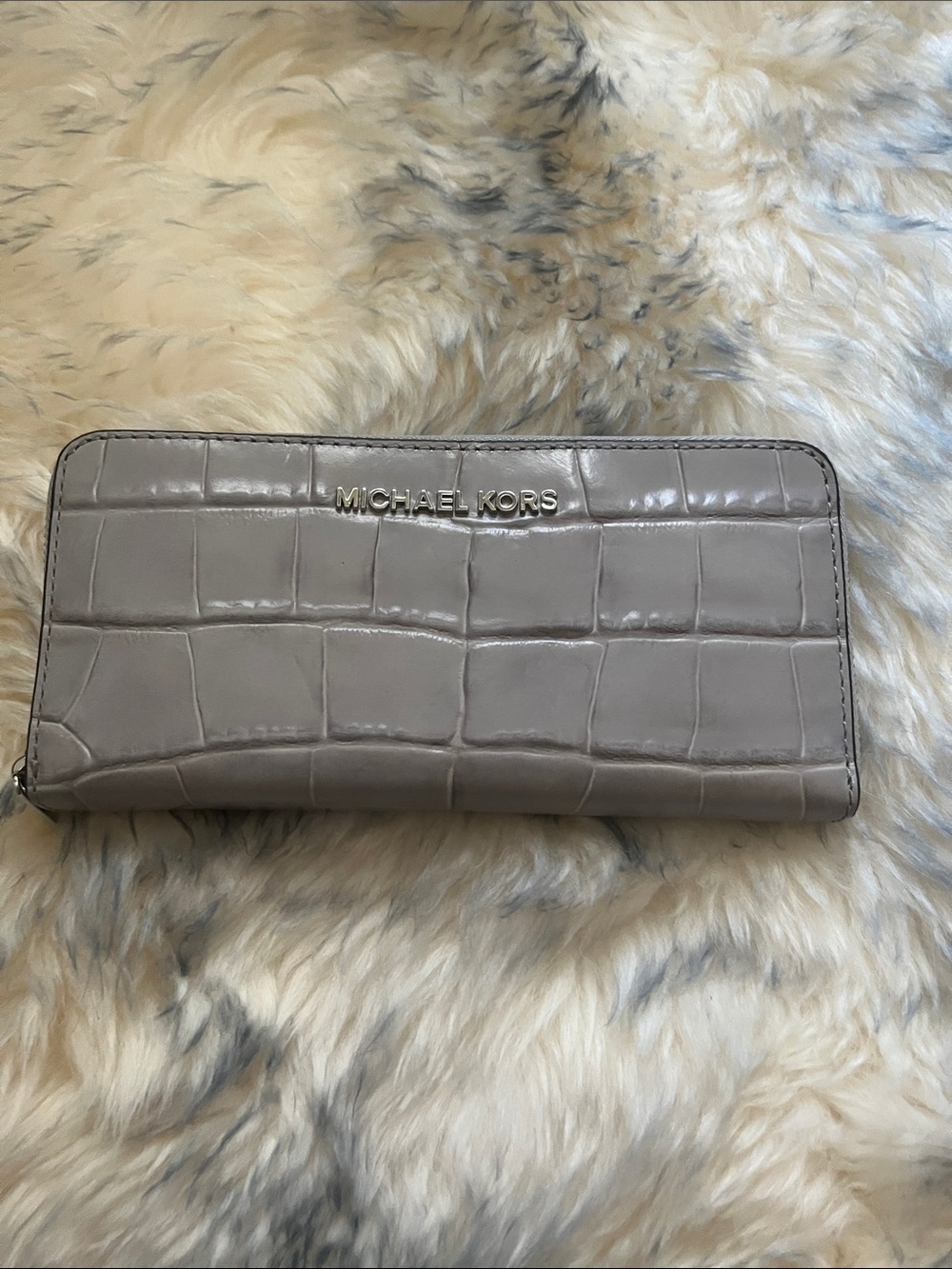 Brand new Michael Kors Croc-Embossed Zip Wallet in Gray Taupe